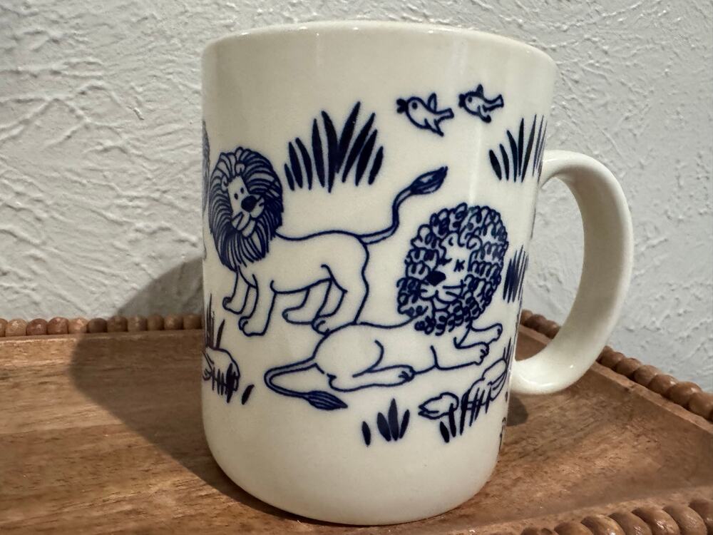 Papel Viva La Difference Whimsical Lions Coffee Mug